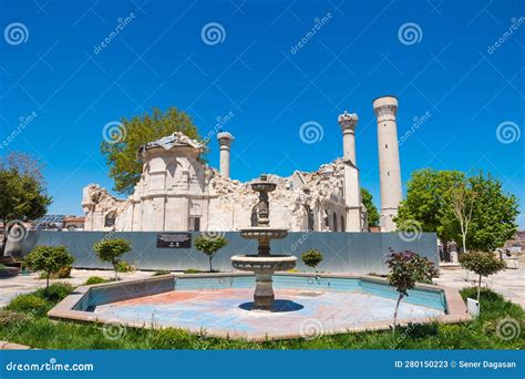  A Mesquita Yeni Cami é Uma Testemunha Silenciosa da História Otomana em Bursa!