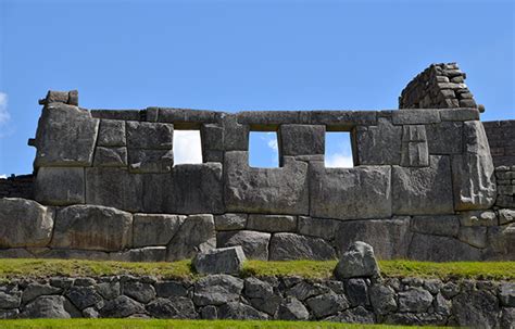 O Templo das Três Jóias da Lincang: Uma Jóia Escondida de Arquitetura e Espiritualidade!